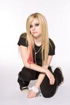 Avril Lavigne : avril_lavigne_1266472701.jpg