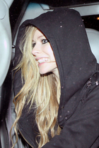Avril Lavigne : avril_lavigne_1268692630.jpg