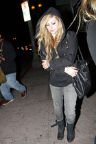Avril Lavigne : avril_lavigne_1268692637.jpg