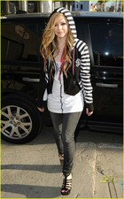 Avril Lavigne : avril_lavigne_1272680948.jpg