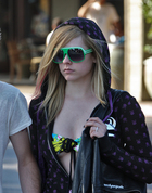 Avril Lavigne : avril_lavigne_1278692325.jpg
