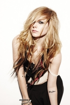 Avril Lavigne : avril_lavigne_1278709844.jpg