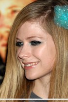 Avril Lavigne : avril_lavigne_1281247325.jpg