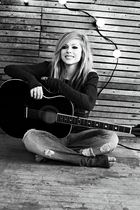 Avril Lavigne : avril_lavigne_1293155477.jpg