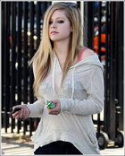 Avril Lavigne : avril_lavigne_1293772592.jpg