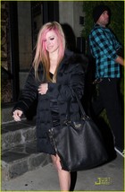 Avril Lavigne : avril_lavigne_1296457713.jpg