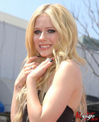 Avril Lavigne : avril_lavigne_1297188574.jpg