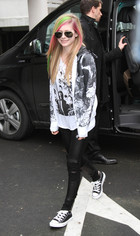 Avril Lavigne : avril_lavigne_1297212365.jpg