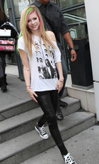 Avril Lavigne : avril_lavigne_1297212407.jpg
