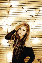 Avril Lavigne : avril_lavigne_1299367850.jpg
