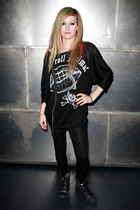 Avril Lavigne : avril_lavigne_1299864056.jpg