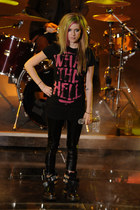 Avril Lavigne : avril_lavigne_1299865408.jpg
