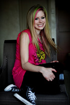 Avril Lavigne : avril_lavigne_1301765374.jpg