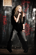 Avril Lavigne : avril_lavigne_1303324662.jpg