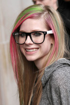 Avril Lavigne : avril_lavigne_1307029777.jpg