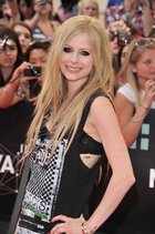 Avril Lavigne : avril_lavigne_1308569556.jpg