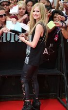 Avril Lavigne : avril_lavigne_1308569567.jpg