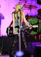 Avril Lavigne : avril_lavigne_1308749599.jpg