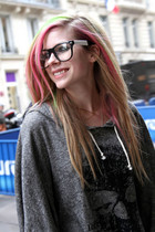 Avril Lavigne : avril_lavigne_1309798135.jpg
