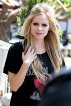 Avril Lavigne : avril_lavigne_1310575309.jpg