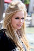 Avril Lavigne : avril_lavigne_1310575319.jpg