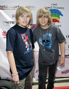 Cole & Dylan Sprouse : cole_dillan_1180059022.jpg