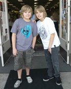 Cole & Dylan Sprouse : cole_dillan_1183952056.jpg
