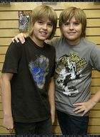 Cole & Dylan Sprouse : cole_dillan_1198264138.jpg