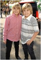 Cole & Dylan Sprouse : cole_dillan_1202435388.jpg