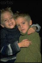 Cole & Dylan Sprouse : cole_dillan_1215385017.jpg