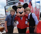Cole & Dylan Sprouse : cole_dillan_1220689754.jpg