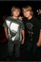 Cole & Dylan Sprouse : cole_dillan_1226288441.jpg