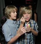 Cole & Dylan Sprouse : cole_dillan_1227073205.jpg