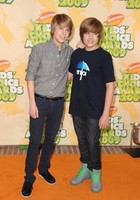 Cole & Dylan Sprouse : cole_dillan_1238459352.jpg
