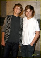 Cole & Dylan Sprouse : cole_dillan_1245262741.jpg