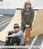 Cole & Dylan Sprouse : cole_dillan_1245947584.jpg