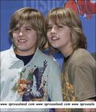 Cole & Dylan Sprouse : cole_dillan_1245947588.jpg