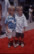 Cole & Dylan Sprouse : cole_dillan_1247929870.jpg