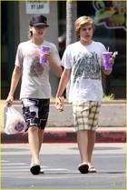 Cole & Dylan Sprouse : cole_dillan_1249387380.jpg