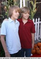 Cole & Dylan Sprouse : cole_dillan_1251049986.jpg