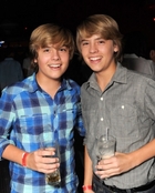 Cole & Dylan Sprouse : cole_dillan_1251556693.jpg