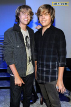 Cole & Dylan Sprouse : cole_dillan_1252576599.jpg