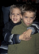 Cole & Dylan Sprouse : cole_dillan_1258486552.jpg