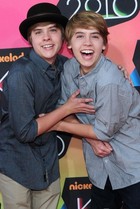 Cole & Dylan Sprouse : cole_dillan_1269836338.jpg