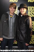Cole & Dylan Sprouse : cole_dillan_1271344312.jpg