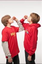 Cole & Dylan Sprouse : cole_dillan_1276208684.jpg
