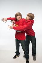 Cole & Dylan Sprouse : cole_dillan_1276208694.jpg