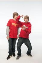 Cole & Dylan Sprouse : cole_dillan_1276208701.jpg