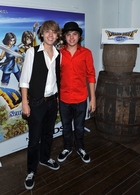 Cole & Dylan Sprouse : cole_dillan_1278269383.jpg