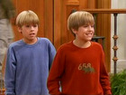 Cole & Dylan Sprouse : spr-suitelife102_012.jpg